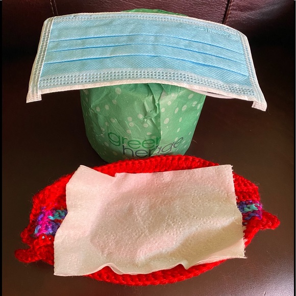 Hand-knitted Face Mask - Picture 7 of 12